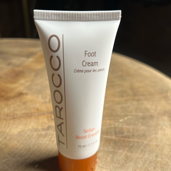 tarocco Other - Tarocco Foot Cream Sicilian Blood
Orange new. M11